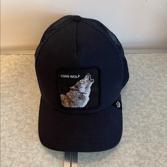 Goorin Bros Navy Lone Wolf Trucker Hat - Picture 1 of 3